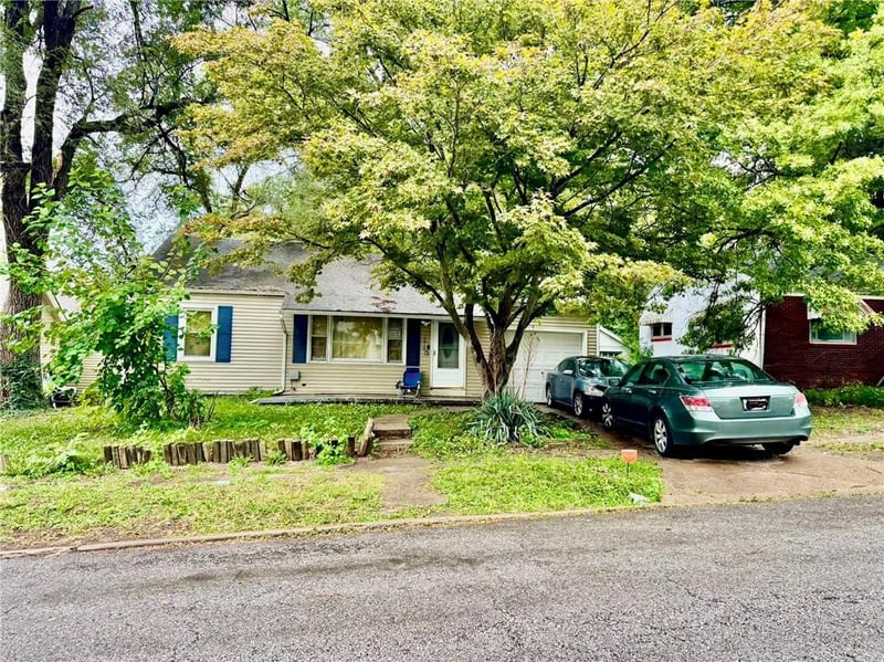 1815 Evanston Ave, Independence, MO 64052