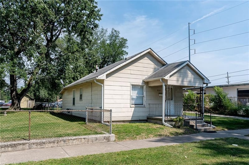 931 S 11th St, Kansas City, KS 66105