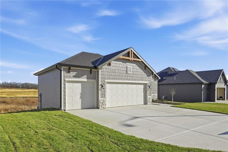 912 94 Ter, Kansas City, MO 64155