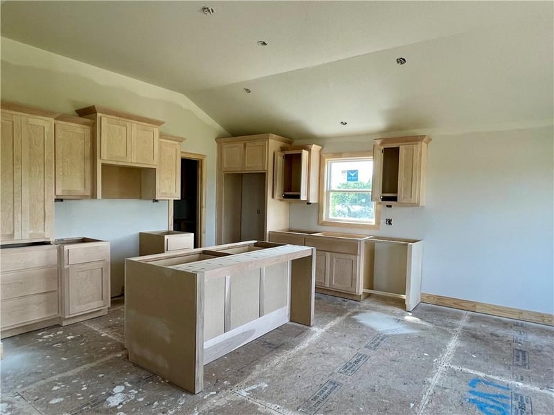 12146 N Tracy Ave, Kansas City, MO 64165