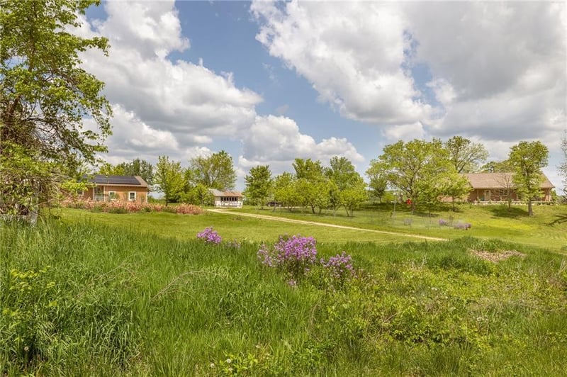 17256 13th St, Lawrence, KS 66044