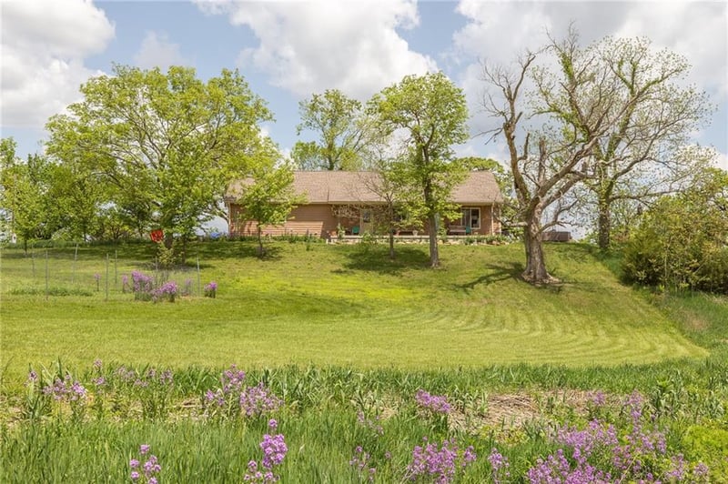 17256 13th St, Lawrence, KS 66044