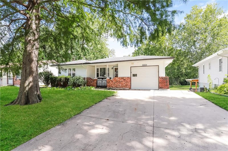 5401 56th Pl, Kansas City, MO 64119