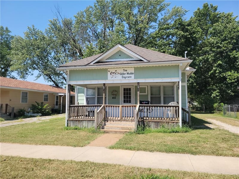 410 W Prairie St, Girard, KS 66743