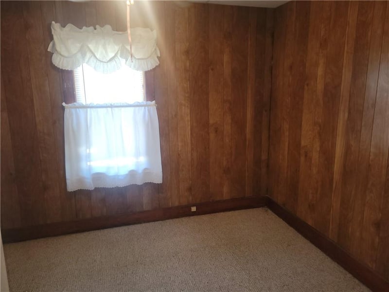 410 W Prairie St, Girard, KS 66743