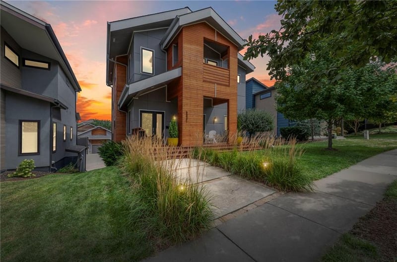 2431 Forest Ave, Kansas City, MO 64108
