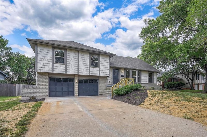 9420 Goddard St, Overland Park, KS 66214