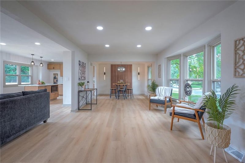 9420 Goddard St, Overland Park, KS 66214