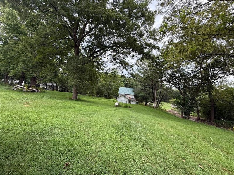 501 Spring St, Mound City, MO 64470