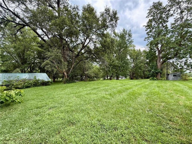 501 Spring St, Mound City, MO 64470