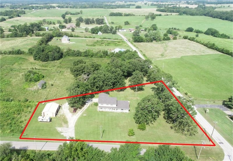 14562 S 3rd St, Stockton, MO 65785