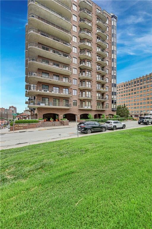 411 W 46th Ter #202, Kansas City, MO 64112