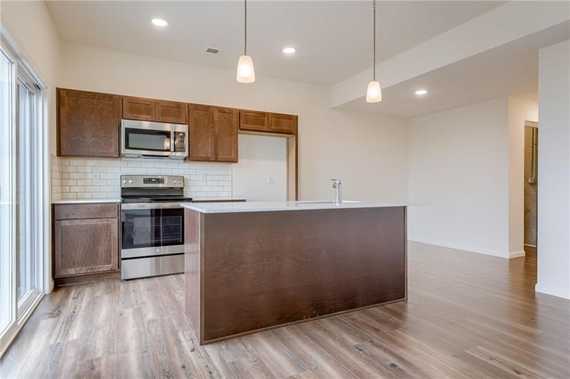 27003 Oak View Dr, Lee's Summit, MO 64086