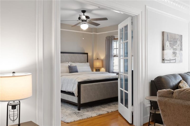 807 48th St #404, Kansas City, MO 64112