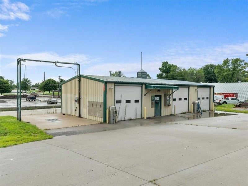 403 E Pawnee St, Savannah, MO 64485
