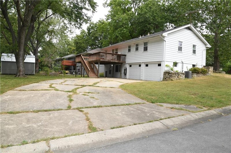 13218 Craig Ave, Grandview, MO 64030