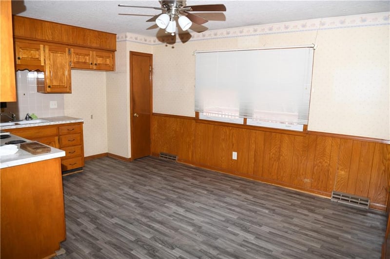 13218 Craig Ave, Grandview, MO 64030
