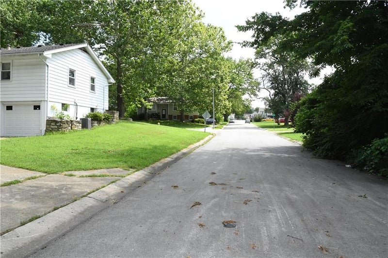 13218 Craig Ave, Grandview, MO 64030