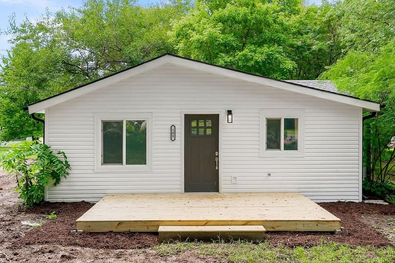 108 S First St, Mound City, KS 66056