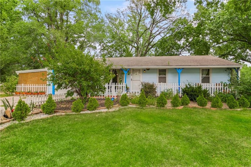 5521 Wayne Ave, Kansas City, MO 64118