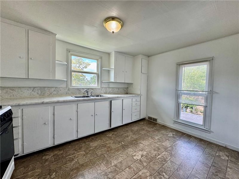 512 4th St, Maryville, MO 64468