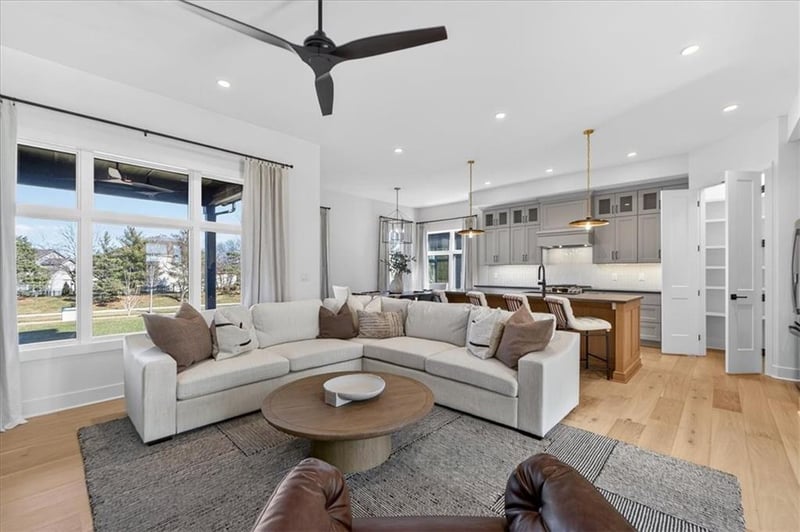 2760 133rd Ter, Leawood, KS 66209
