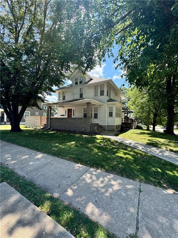 322 7th St, Maryville, MO 64468