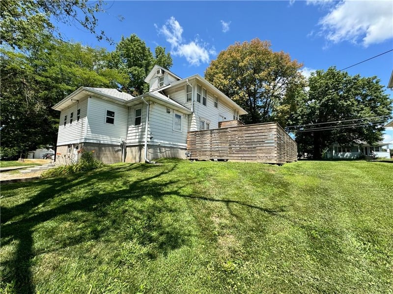 322 7th St, Maryville, MO 64468