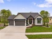 707 Hampstead Dr, Raymore, MO 64083