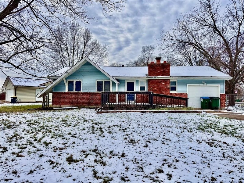 209 Walnut St, Cleveland, MO 64734