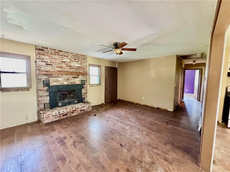 209 Walnut St, Cleveland, MO 64734