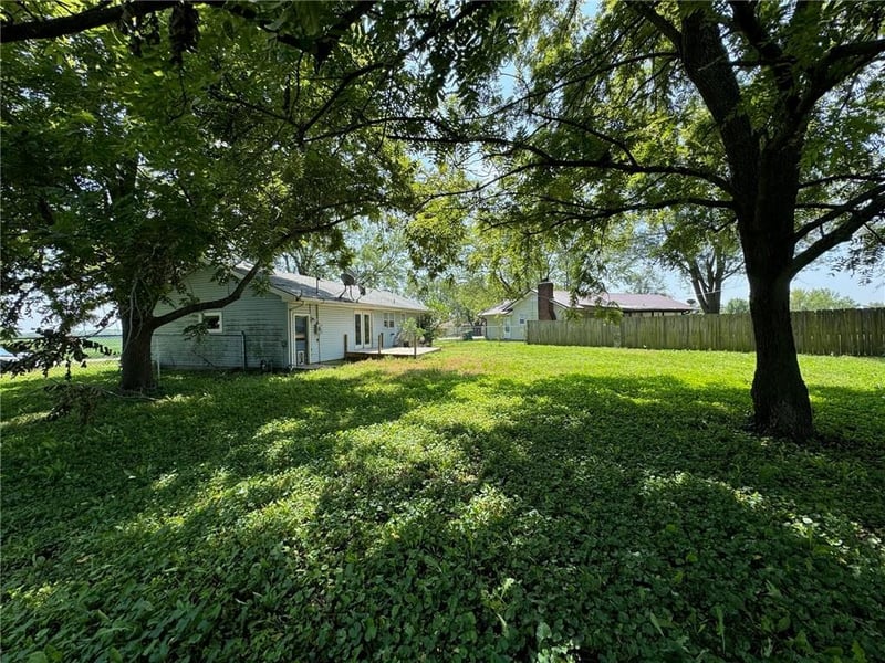 209 Walnut St, Cleveland, MO 64734