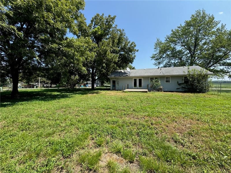 209 Walnut St, Cleveland, MO 64734