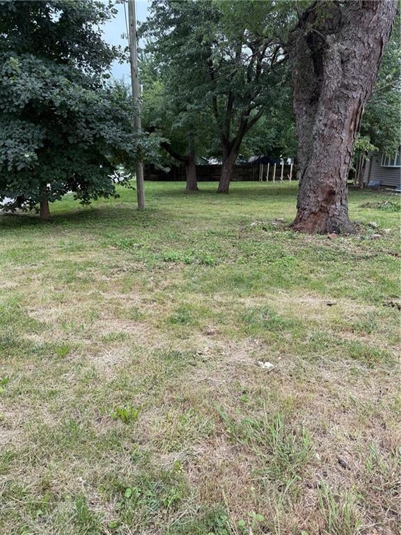 121 78th Ter, Kansas City, MO 64114