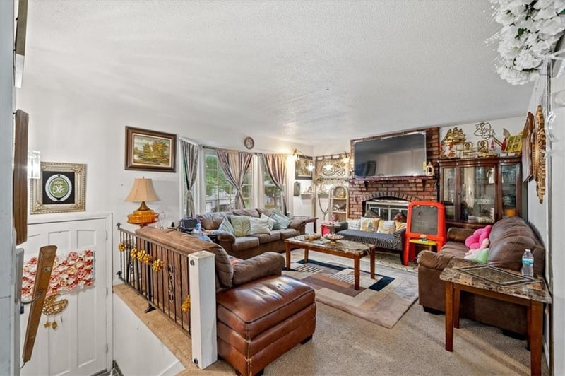 7701 90th Ter, Kansas City, MO 64138