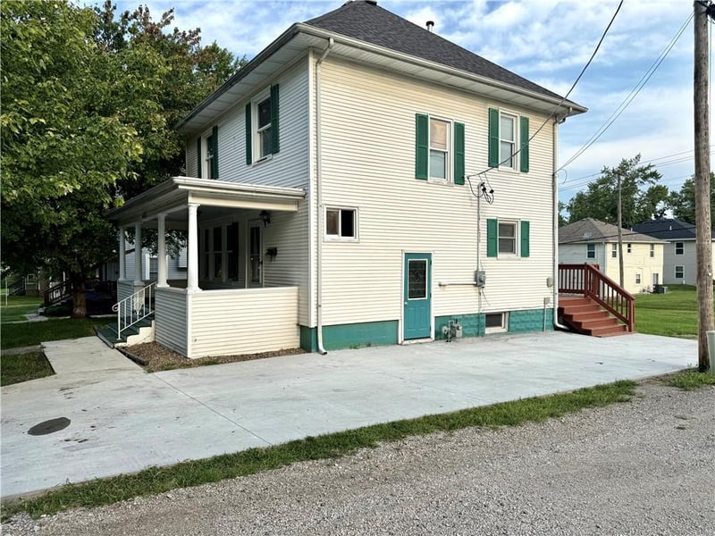 415 4th St, Maryville, MO 64468
