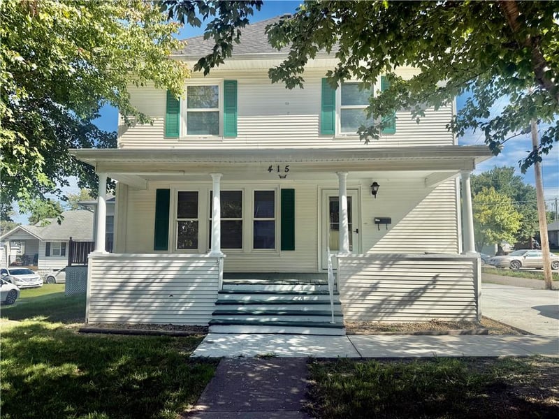 415 4th St, Maryville, MO 64468