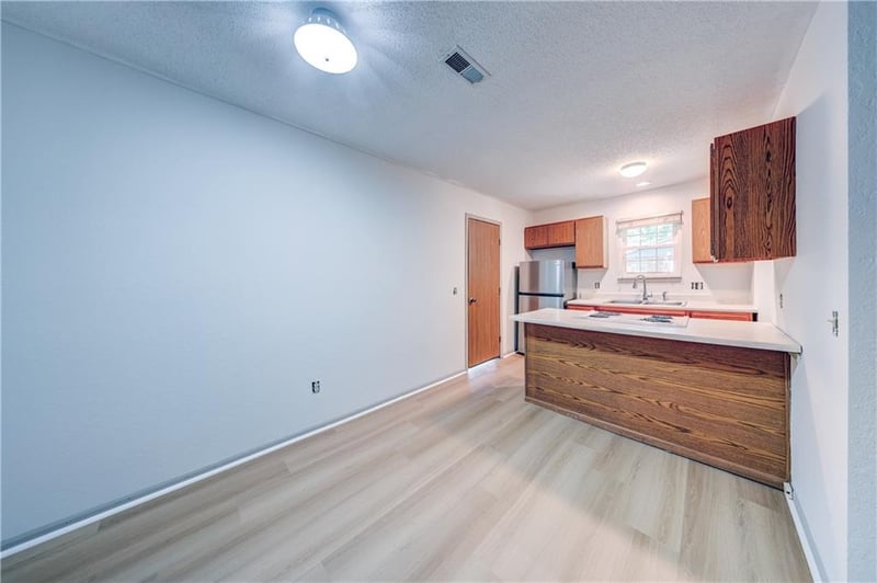 11321 W 77th Ter, Overland Park, KS 66214