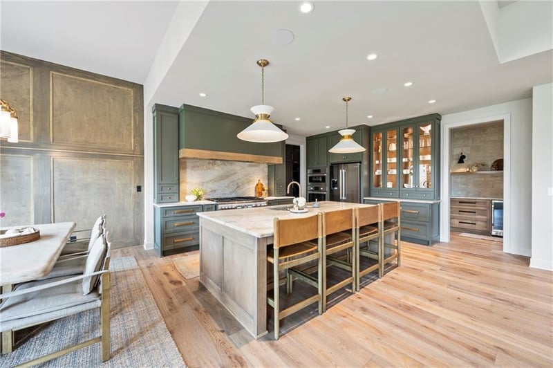 16913 Parkhill St, Overland Park, KS 66221