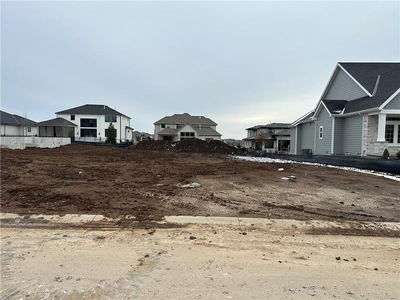 16913 Parkhill St, Overland Park, KS 66221