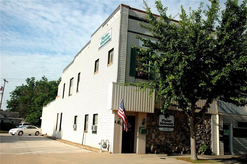 1720 Broadway Ave, Parsons, KS 67357