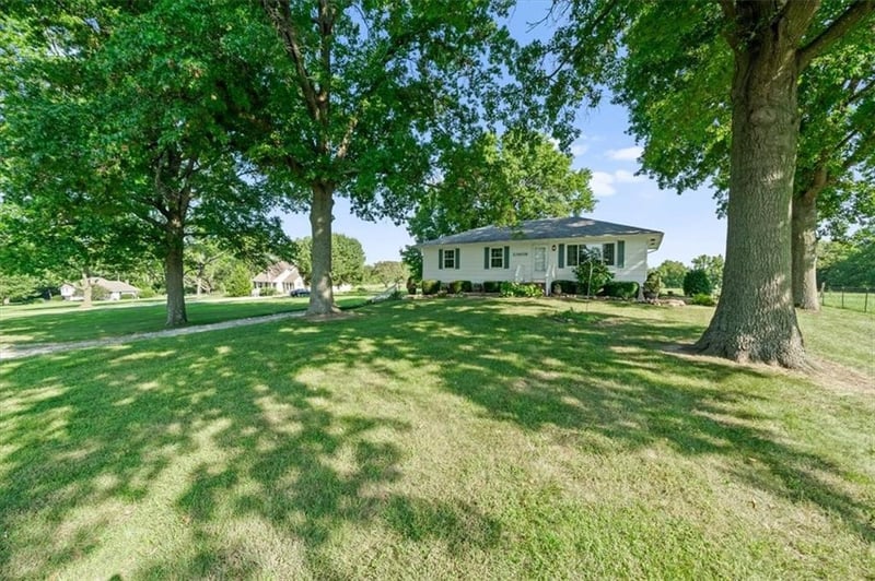 23808 Langsford Rd, Lee's Summit, MO 64063