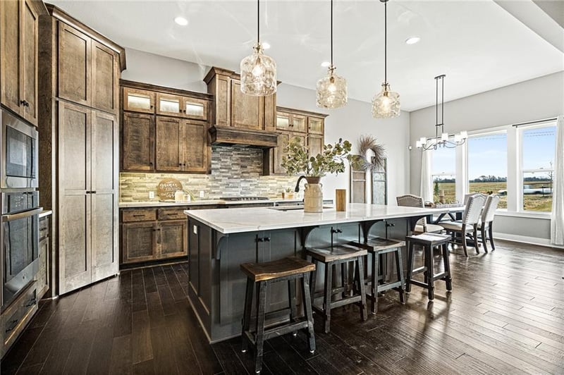 25012 W 89th St, Lenexa, KS 66227