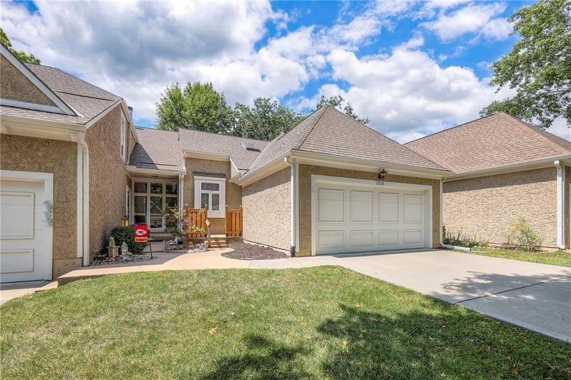 12538 Broadmoor St, Overland Park, KS 66209
