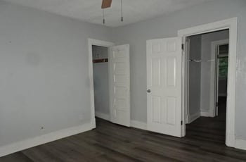7012 S Benton Ave, Kansas City, MO 64132