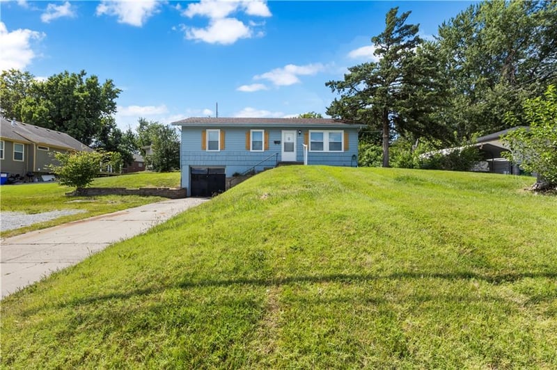 6206 Antioch Rd, Kansas City, MO 64119