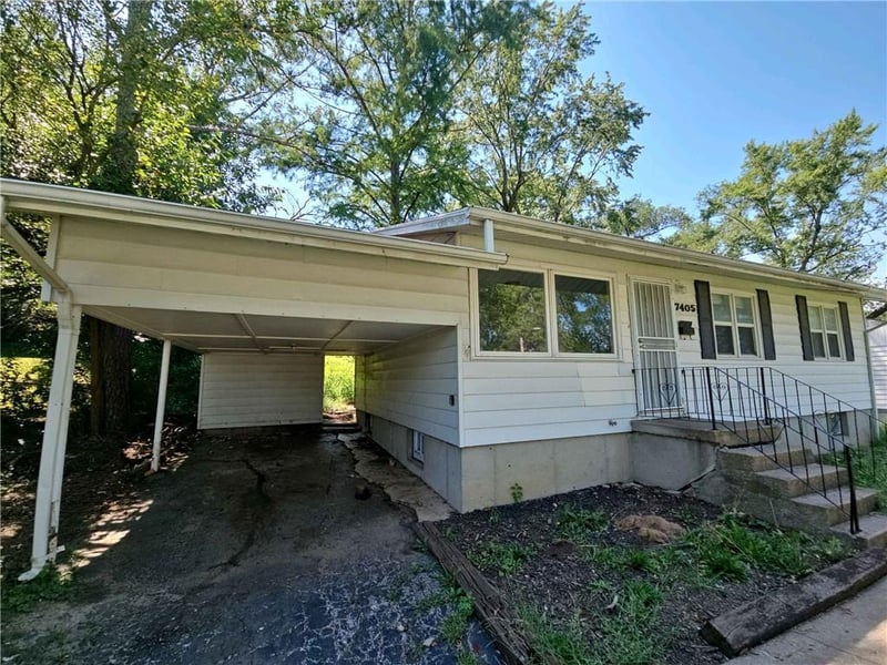 7405 E 49th St, Kansas City, MO 64129