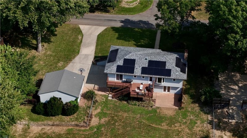 3814 Meadow Oak Ln, St Joseph, MO 64503