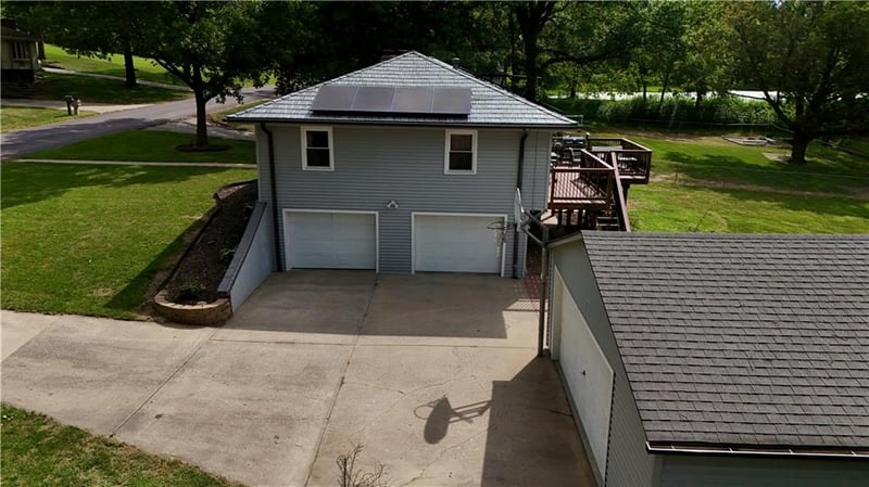3814 Meadow Oak Ln, St Joseph, MO 64503