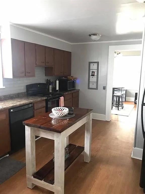 315 3 St, Maryville, MO 64468